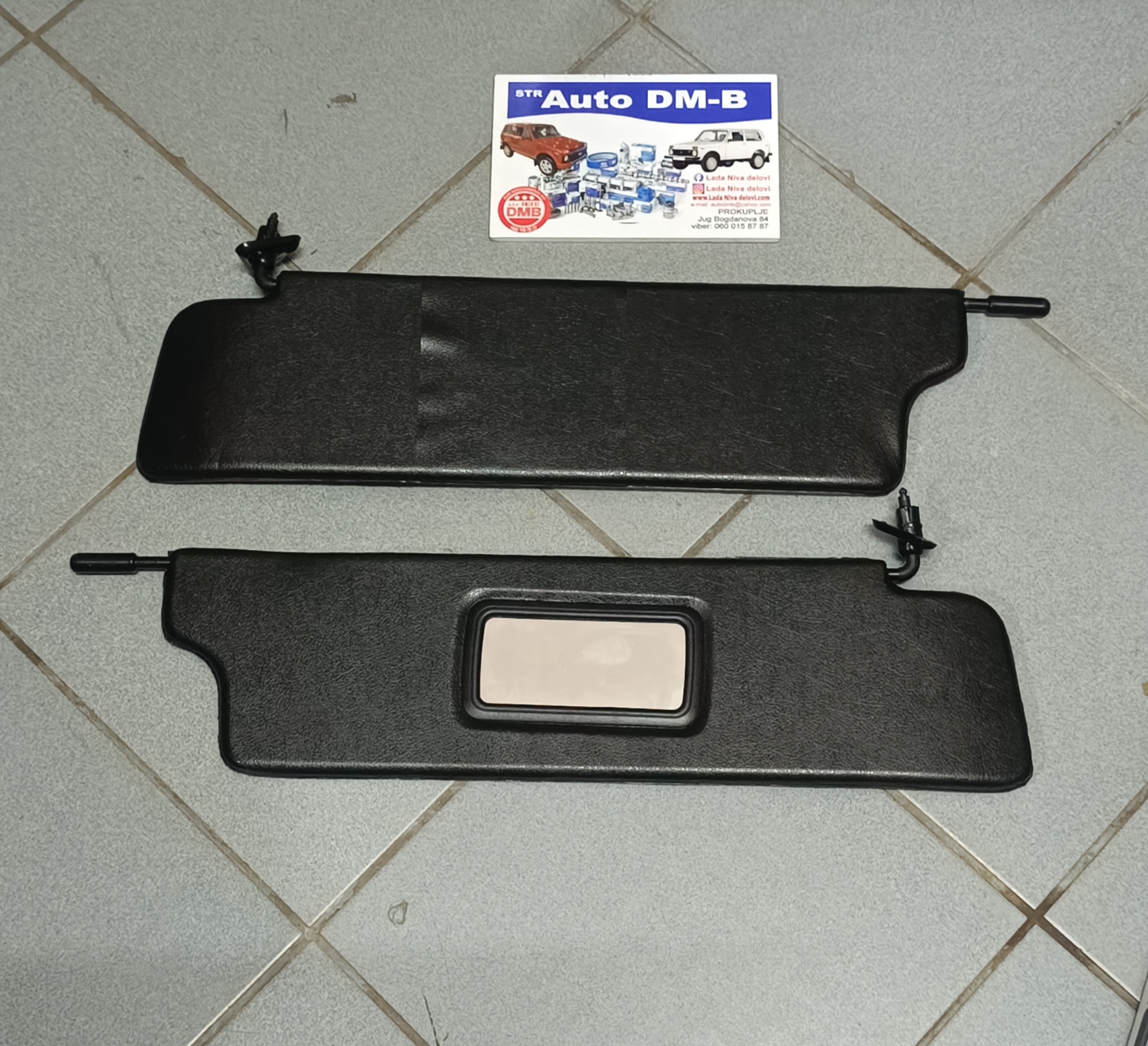 SUNCOBRAN CRNI PAR LADA NIVA
